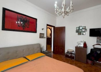 Camera da letto - Trilocale via Pierino Negrotto Cambiaso, Genova (zona Sampierdarena) - foto 39