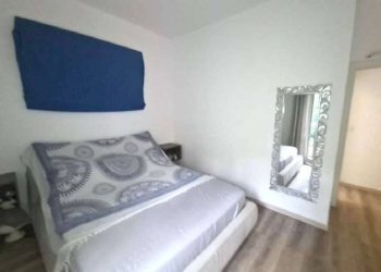 Camera da letto - Bilocale all'asta viale Virginia Centurione Bracelli, 1, Genova (zona Marassi) - foto 10
