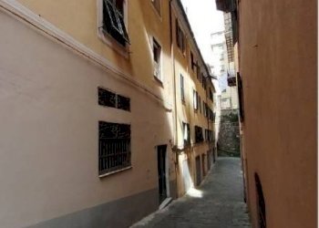 Facciata - Quadrilocale all'asta via Assarotti, 26, Genova (zona Castelletto) - foto 2