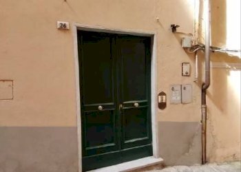Facciata - Quadrilocale all'asta via Assarotti, 26, Genova (zona Castelletto) - foto 3