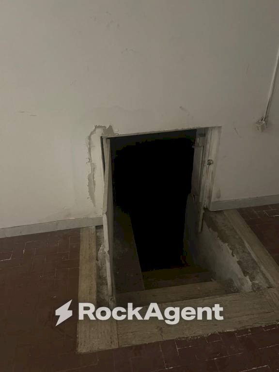 Interno palazzo - Box via Enrico Alvino, 2, Napoli (neighborhood Vomero) - photo 2