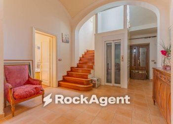 Ingresso - Villa Lungomare Cristoforo Colombo, 240, Bari (zona Santo Spirito) - foto 24