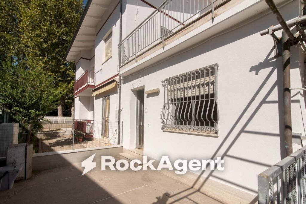 Facciata - Appartamento viale Volturno, 111, Cervia - foto 2