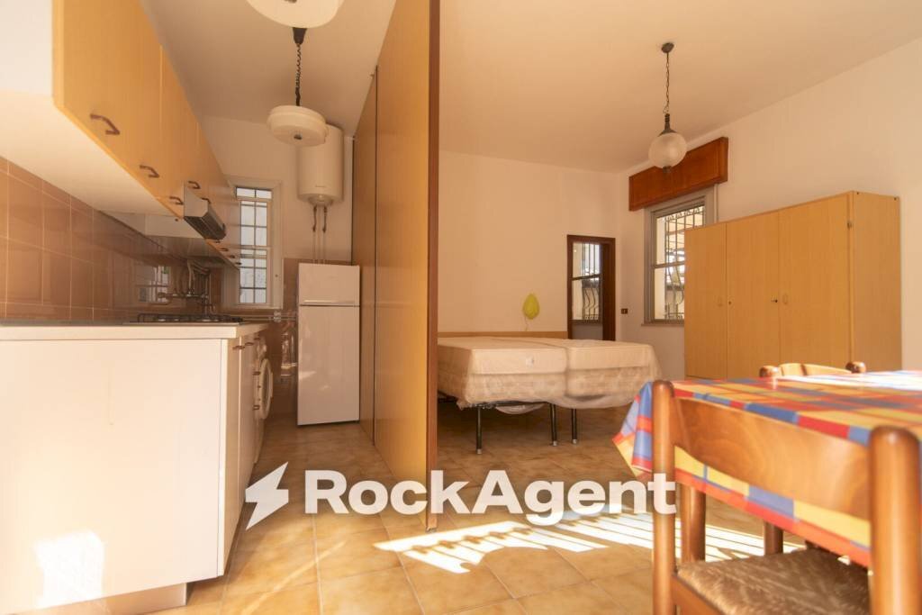 Cucina - Appartamento viale Volturno, 111, Cervia - foto 3