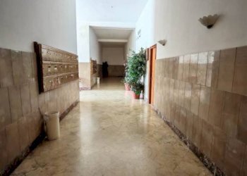Interno palazzo - Four-room apartment via Mascalucia, 5, Siracusa - photo 2