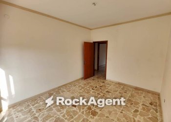 Camera da letto - Four-room apartment via Mascalucia, 5, Siracusa - photo 15