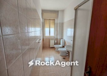 Bagno - Four-room apartment via Mascalucia, 5, Siracusa - photo 20