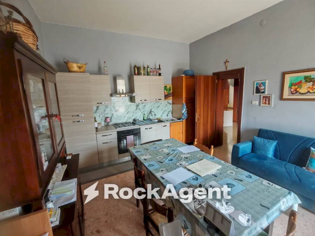 Cucina - Appartamento via Tommaso Edison, 37, Priolo Gargallo - foto 3