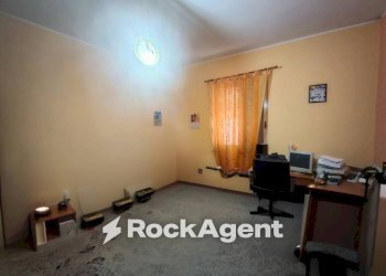 Stanza non arredata - Appartamento via Tommaso Edison, 37, Priolo Gargallo - foto 8