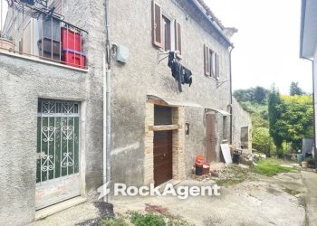 Facciata - Casa indipendente via San Pietro, 21, Sant'Omero - foto 4