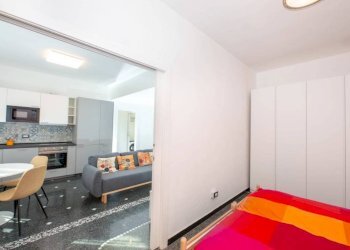 Camera da letto - Two-room apartment via Sparta, 34, Genova (neighborhood Sestri Ponente) - photo 9