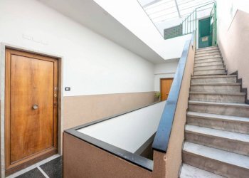 Interno palazzo - Two-room apartment via Sparta, 34, Genova (neighborhood Sestri Ponente) - photo 21