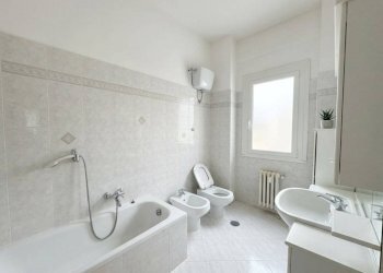 Bagno - Appartamento via Ferdinando Acton, Roma (zona Lido di Ostia) - foto 13