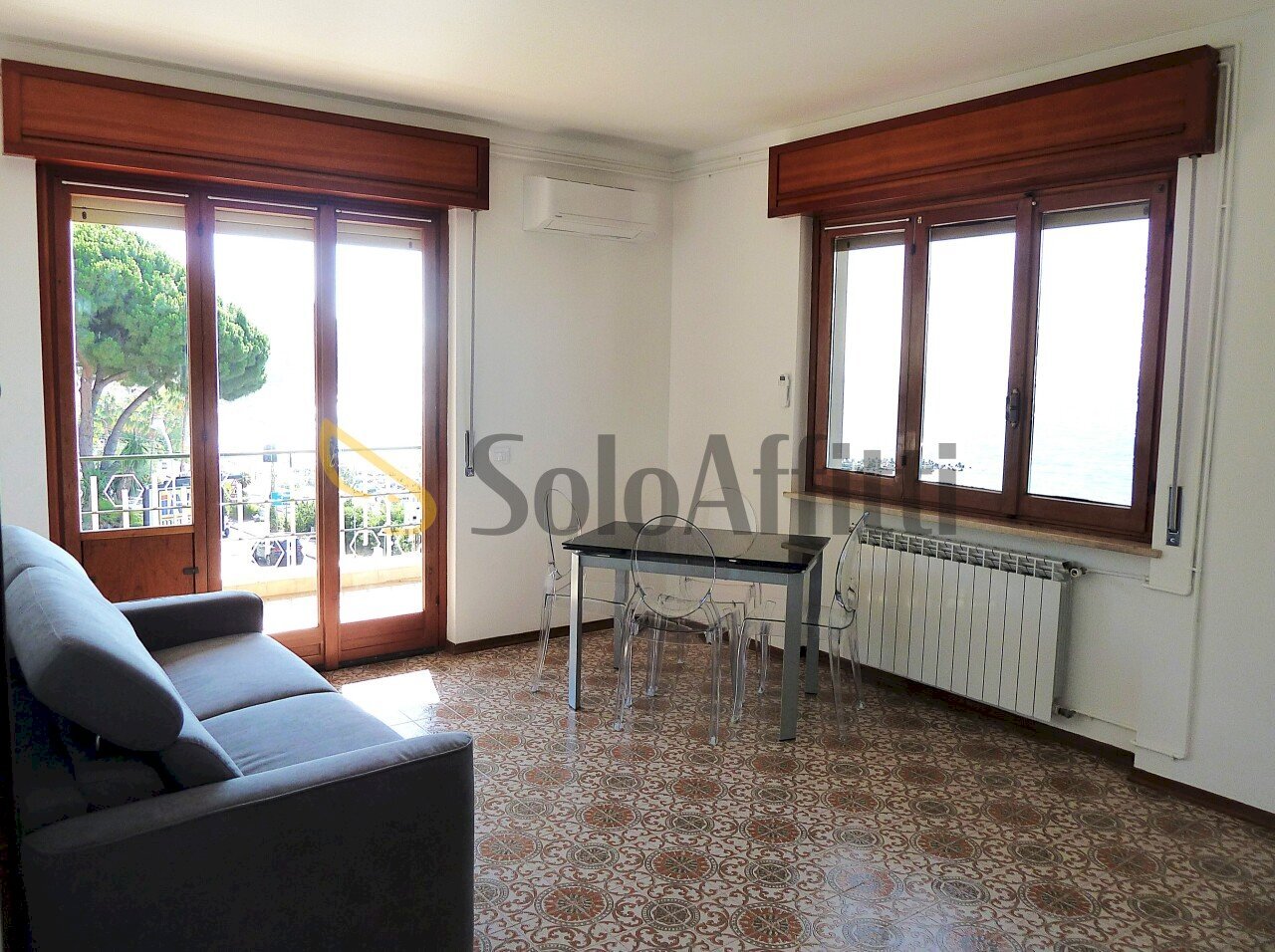 Soggiorno/zona notte - Appartamento Via Aurelia Ponente 10, Ospedaletti - foto 1