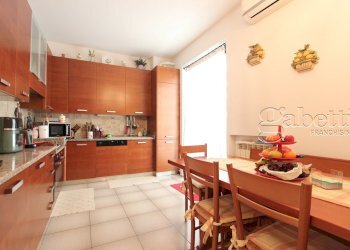 CUCINA APPARTAMENTO - Villa Parabiago - foto 14