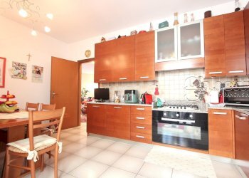 CUCINA APPARTAMENTO - Villa Parabiago - foto 16