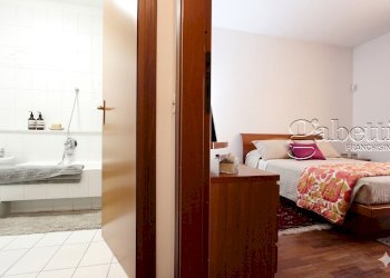 bagno e camera - Villa Parabiago - foto 19