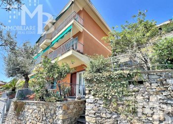 CASA E ACCESSO 1 - Appartamento Via Cariseto 17, Recco - foto 7