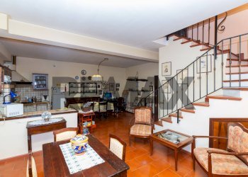 Sala da pranzo - Casa semi indipendente Via Modena
 
29, San Giovanni la Punta - foto 52