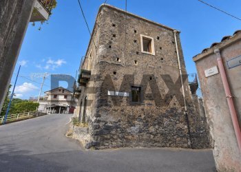 Casa all\'aperto - Casa indipendente Via Chiesa Tagliaborsa
 
8, Giarre - foto 3