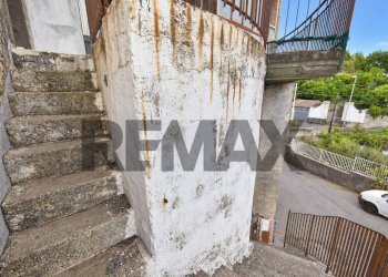 Scale - Casa indipendente Via Chiesa Tagliaborsa
 
8, Giarre - foto 5