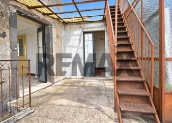 Scale - Casa indipendente Via Chiesa Tagliaborsa
 
8, Giarre - foto 7