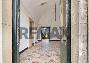 Hall / corridoio - Casa indipendente Via Chiesa Tagliaborsa
 
8, Giarre - foto 24