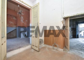 Hall / corridoio - Casa indipendente Via Chiesa Tagliaborsa
 
8, Giarre - foto 30