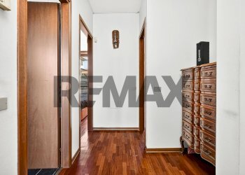 Hall / corridoio - Villa a Schiera via Firenze
 
4, Busto Arsizio - foto 13