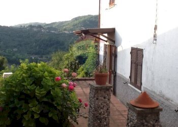 Giardino - Casa semi indipendente via Canale Aiola
 
7, Fivizzano - foto 7