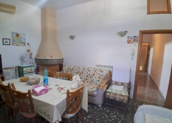 Salone - Appartamento via Vincenzo Bellini, 11, Pulsano - foto 2