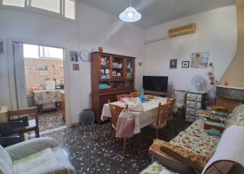Salone - Appartamento via Vincenzo Bellini, 11, Pulsano - foto 3