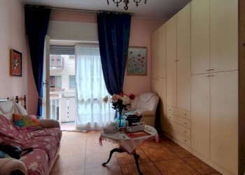 Camera da letto - Bilocale via Villarbasse, 34, Torino (zona San Paolo) - foto 5