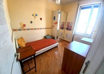 Camera da letto - Appartamento via dei Sansone, Genova (zona Carignano) - foto 12