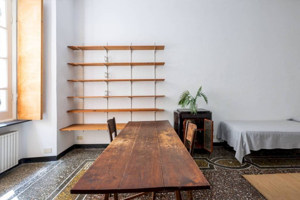 Salone - Trilocale via dei Giustiniani, 9, Genova (zona Centro Storico) - foto 3