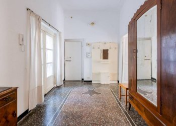 Ingresso - Three-room apartment via dei Giustiniani, 9, Genova (neighborhood Centro Storico) - photo 12