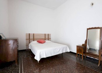 Camera da letto - Three-room apartment via dei Giustiniani, 9, Genova (neighborhood Centro Storico) - photo 18