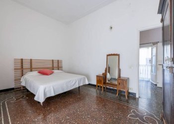 Camera da letto - Three-room apartment via dei Giustiniani, 9, Genova (neighborhood Centro Storico) - photo 19