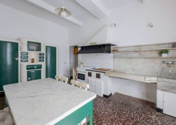Cucina - Three-room apartment via dei Giustiniani, 9, Genova (neighborhood Centro Storico) - photo 26