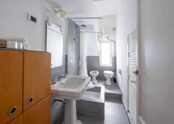 Bagno - Three-room apartment via dei Giustiniani, 9, Genova (neighborhood Centro Storico) - photo 29