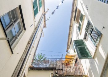 Balcone - Three-room apartment via dei Giustiniani, 9, Genova (neighborhood Centro Storico) - photo 32