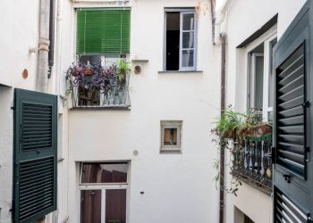 Cortile interno - Three-room apartment via dei Giustiniani, 9, Genova (neighborhood Centro Storico) - photo 33
