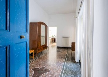 Corridoio - Three-room apartment via dei Giustiniani, 9, Genova (neighborhood Centro Storico) - photo 34