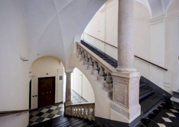 Interno palazzo - Three-room apartment via dei Giustiniani, 9, Genova (neighborhood Centro Storico) - photo 38