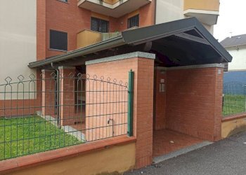 Facciata - Quadrilocale via Gaspare Gozzi, 10, Trecate - foto 2