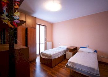 Camera da letto - Quadrilocale via Gaspare Gozzi, 10, Trecate - foto 11