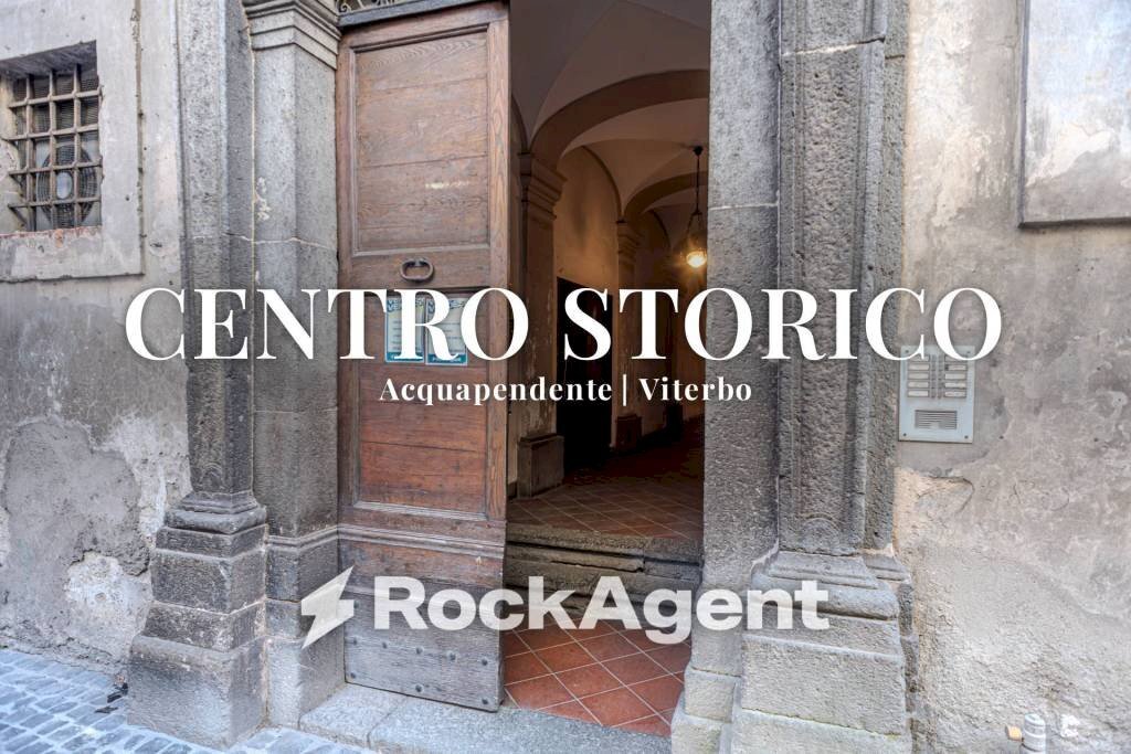 Cortile interno - Trilocale via Roma, 34, Acquapendente - foto 1