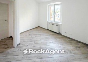 Camera da letto - Quadrilocale piazza Cosma Clavarino, 3, Genova (zona Sestri Ponente) - foto 7