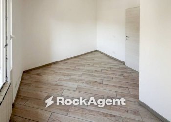 Camera da letto - Quadrilocale piazza Cosma Clavarino, 3, Genova (zona Sestri Ponente) - foto 8