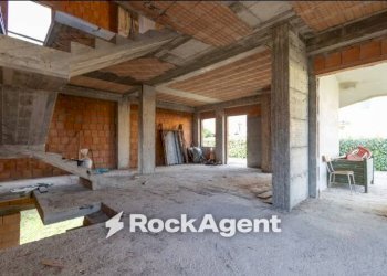 Stanza non arredata - Villa via Roberto Niederer, Soveria Simeri - photo 16